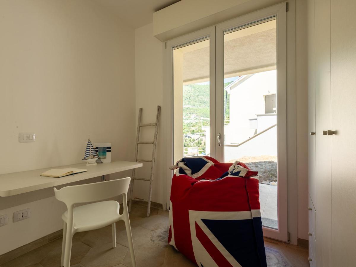 Villa Hanbury With Swimming Pool And Parking In ألاسيو المظهر الخارجي الصورة